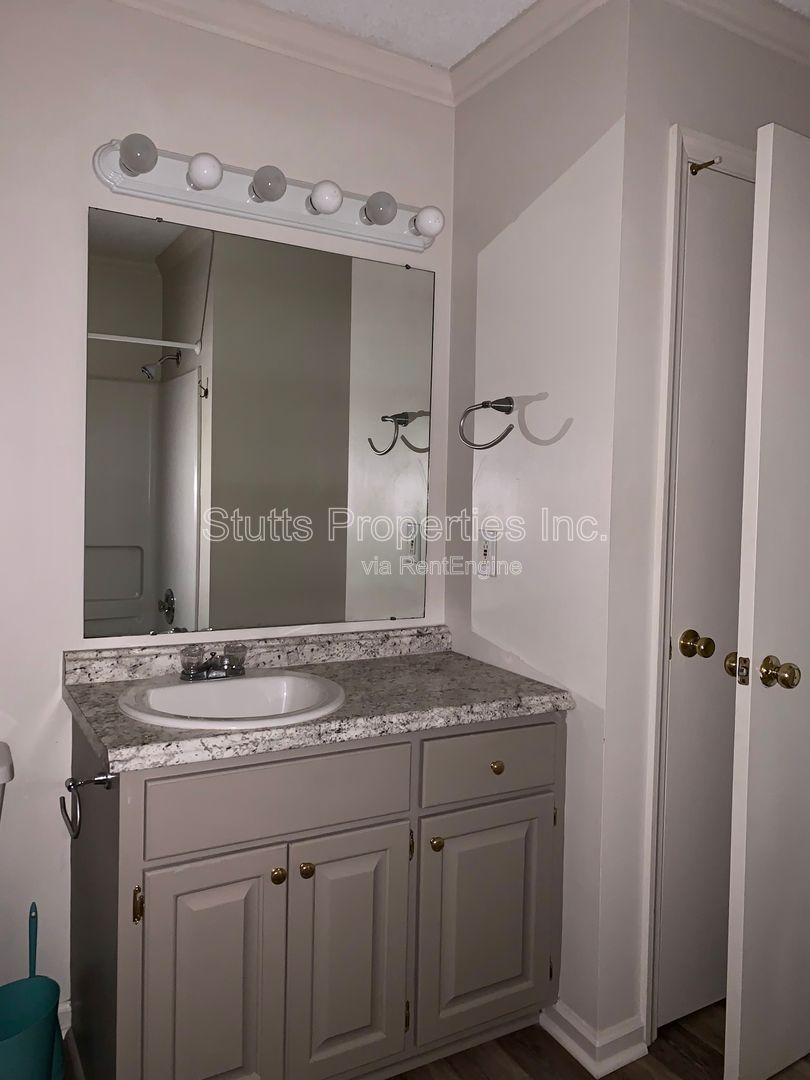 321 W. Irvine Unit F, Florence, AL 35630 property image