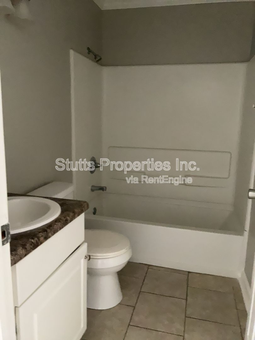 Lions Landing Apartments - 414 Hermitage Drive Unit 6 Florence, AL 35630 (1BD/1BA) property image