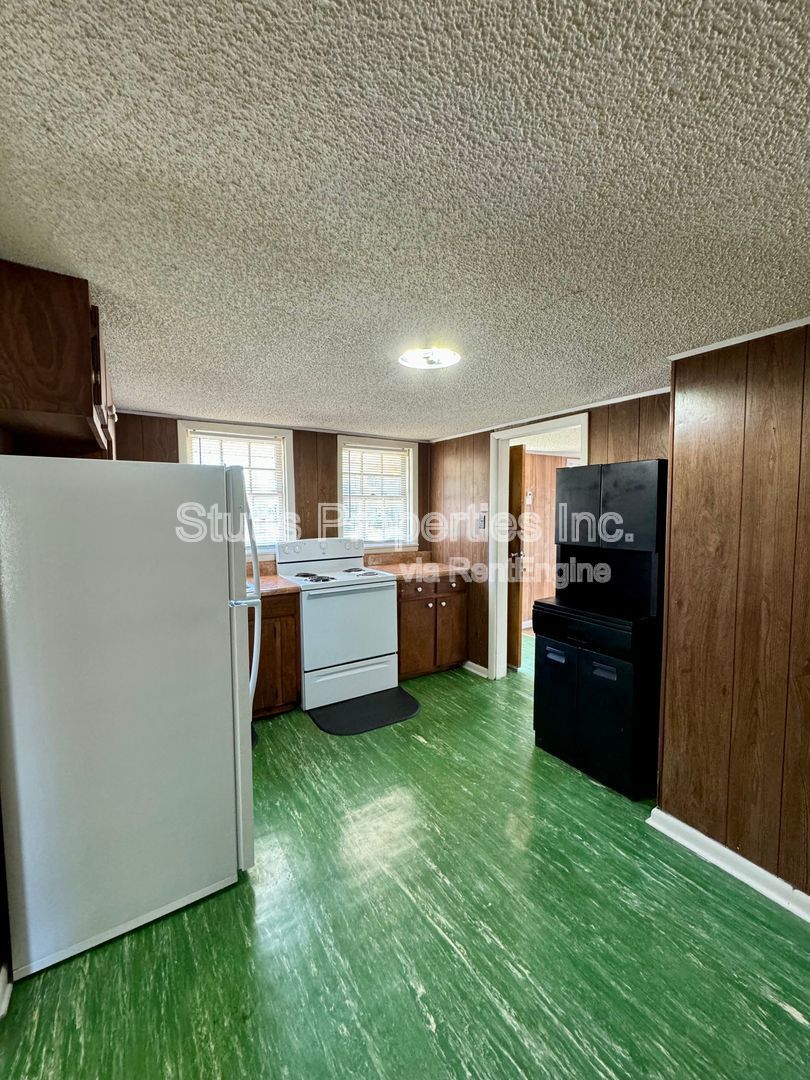 316 Chestnut St. Unit B, Florence, AL 35630 (2BD/1BA) property image