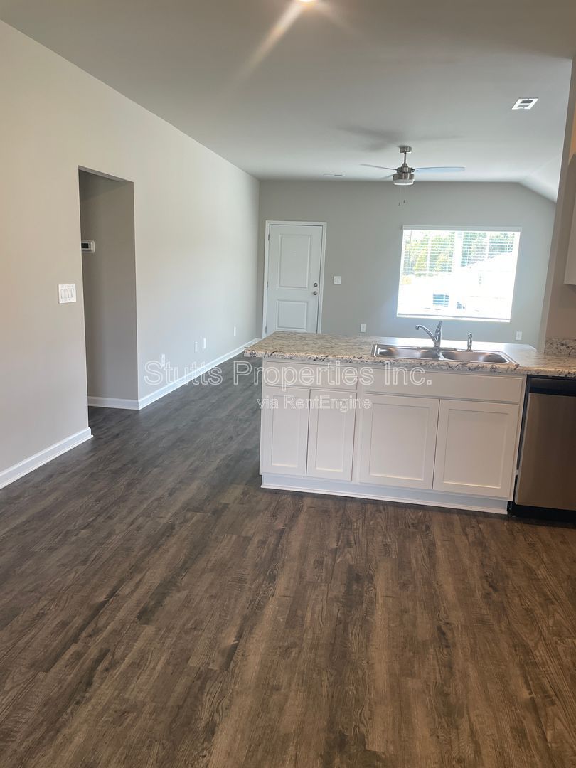 223 Faded Rose Ln. Toney, AL 35773 (3BD/2BA) property image