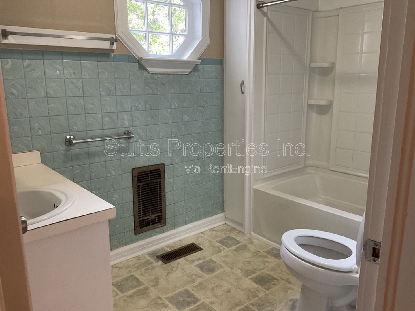 1020 Atlanta St. Florence, AL 35630 (4BD/2BA) property image