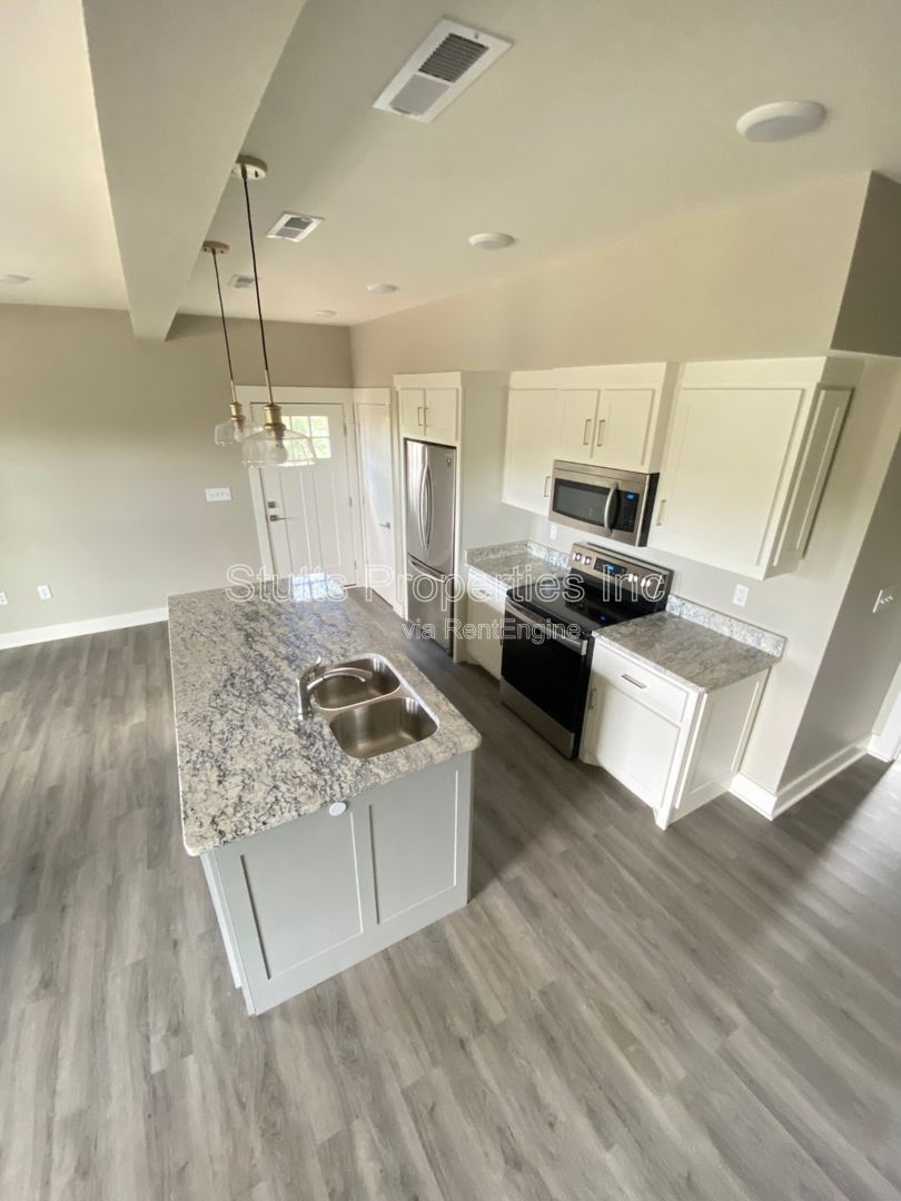 213 Virginia Avenue Florence AL 35630 (3BD/3.5BA) property image