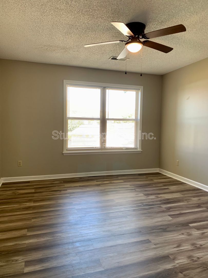 3450 Cloverdale Road Apt 16 Florence AL 35633 (2BD/2BA) property image