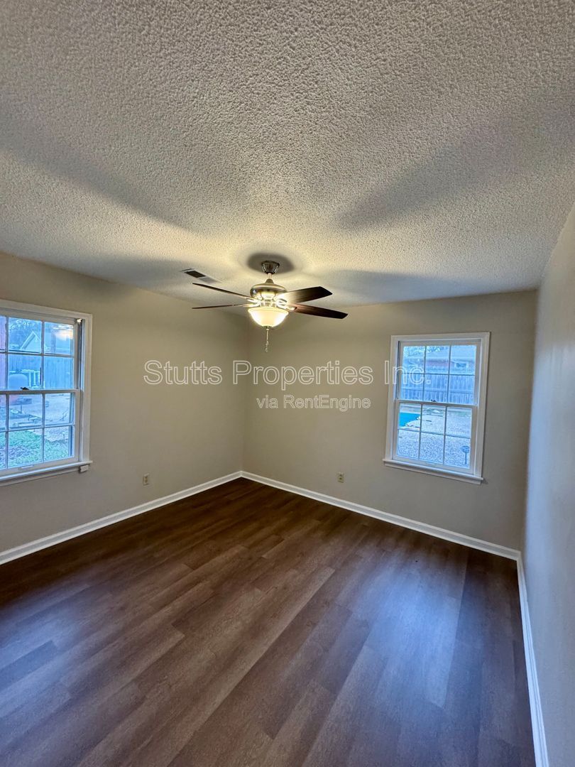 408 Thorne St property image