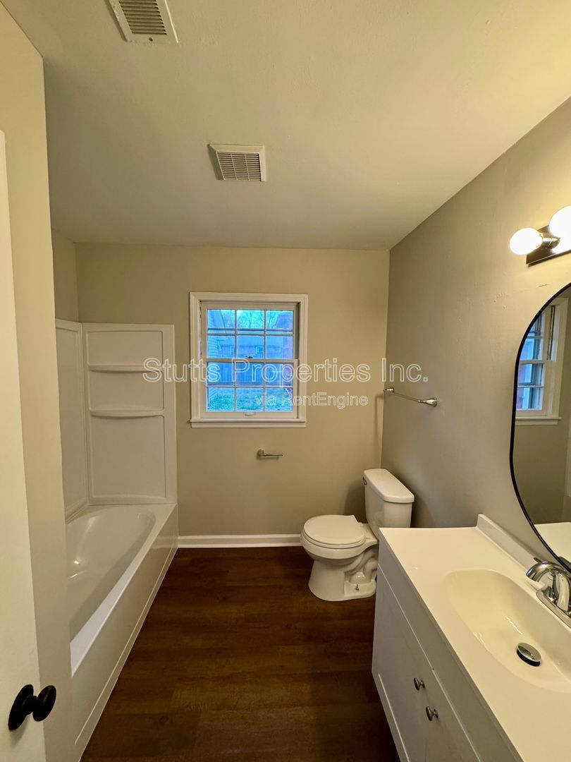 408 Thorne St property image