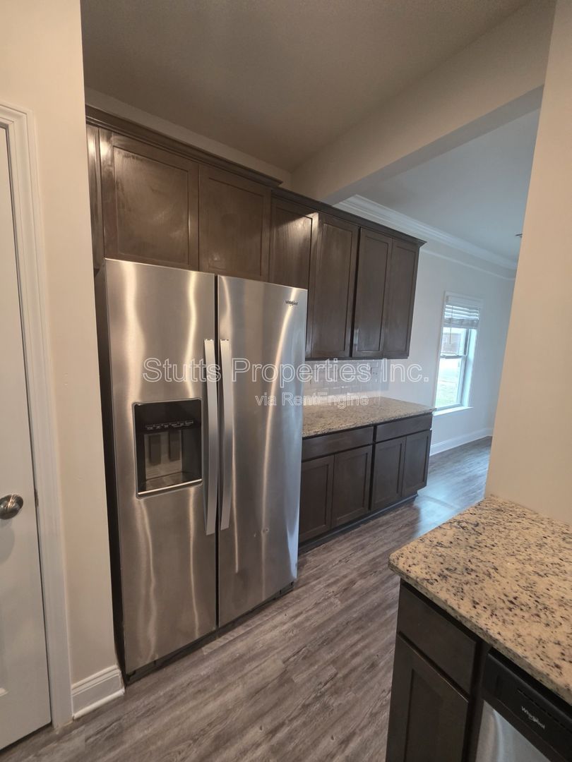 8317 Stillwater Cir NW, Huntsville, AL 35806 property image