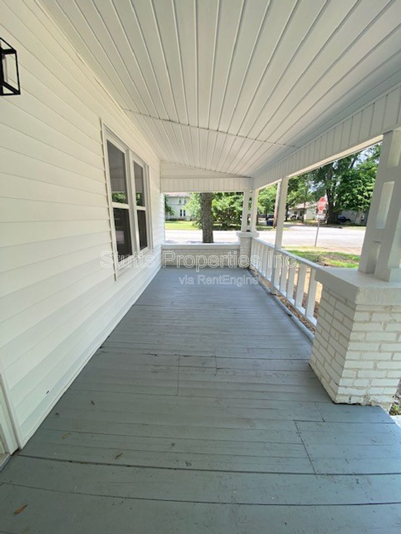 602 E Mobile Street Florence AL 35630 (3BD/2BA) property image