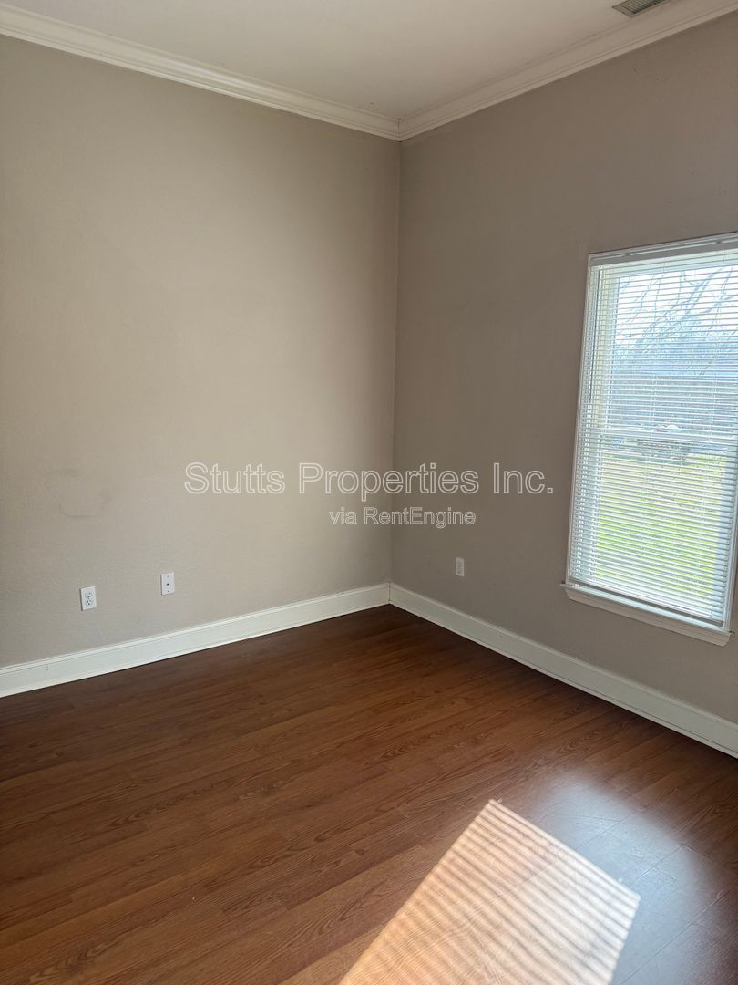 202 South Cave Street #102 property image