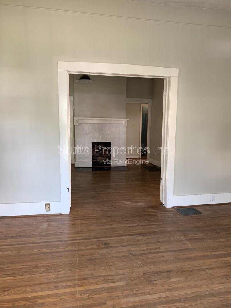 713 Meridian Street Florence AL 35630 ( 3BD/1BA) property image