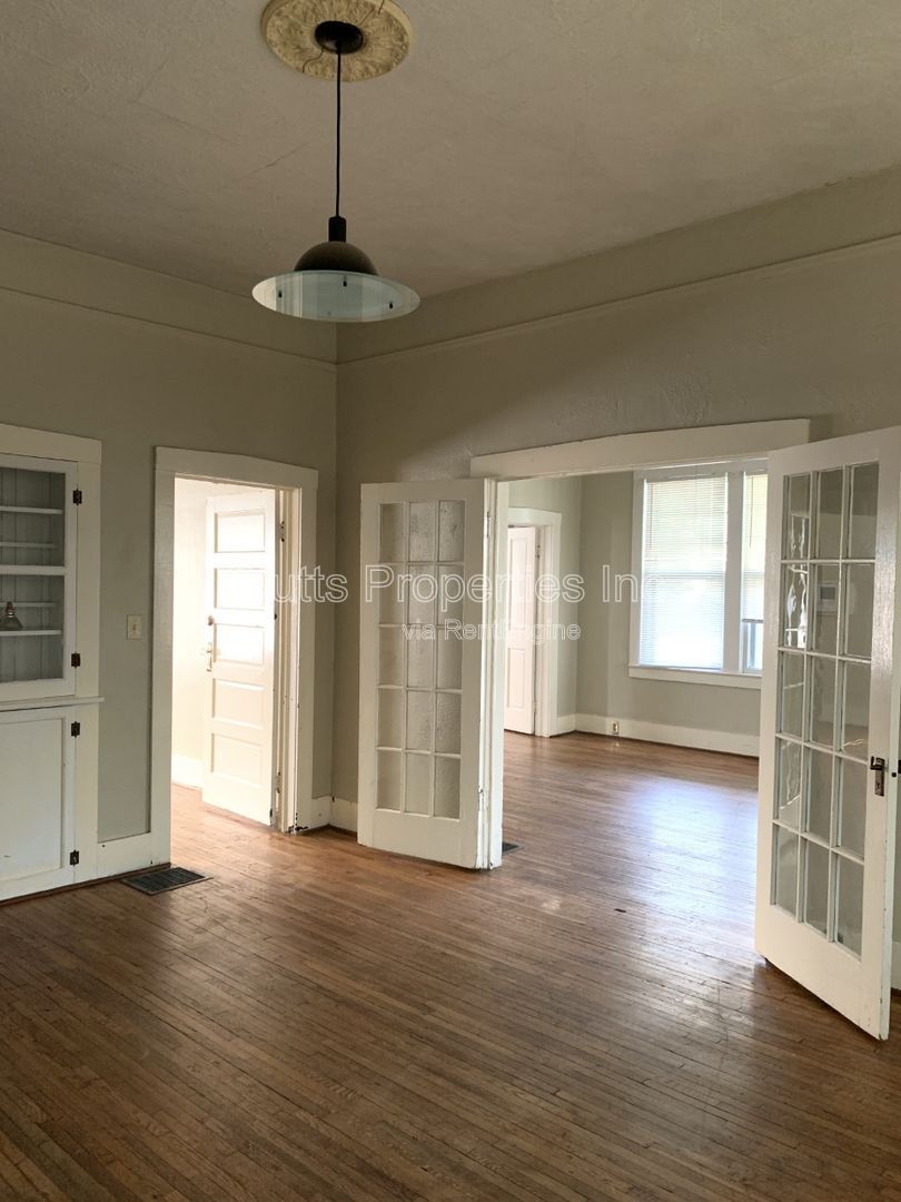 713 Meridian Street Florence AL 35630 ( 3BD/1BA) property image