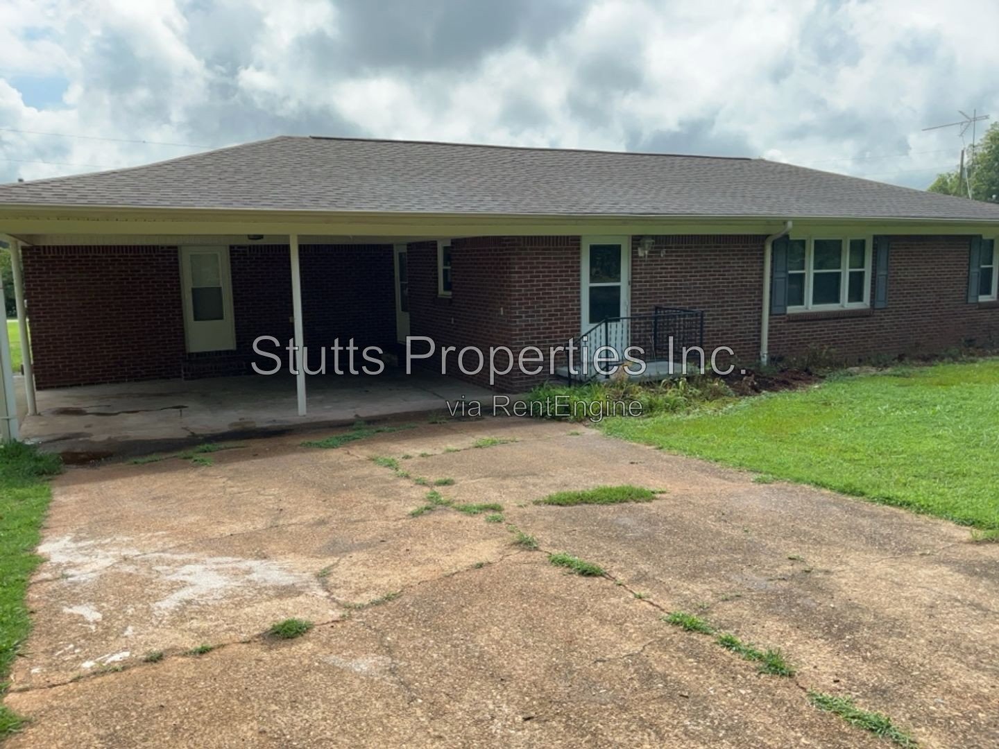 Spacious 4 bedroom 2 bathroom home!!! property image