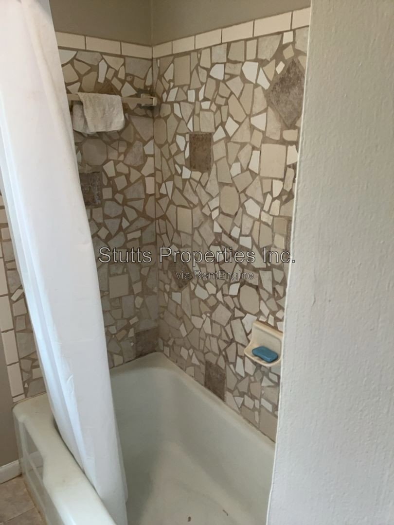 Spacious 4 bedroom 2 bathroom home!!! property image