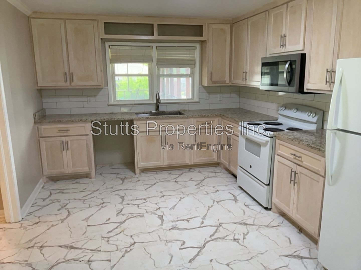 Spacious 4 bedroom 2 bathroom home!!! property image
