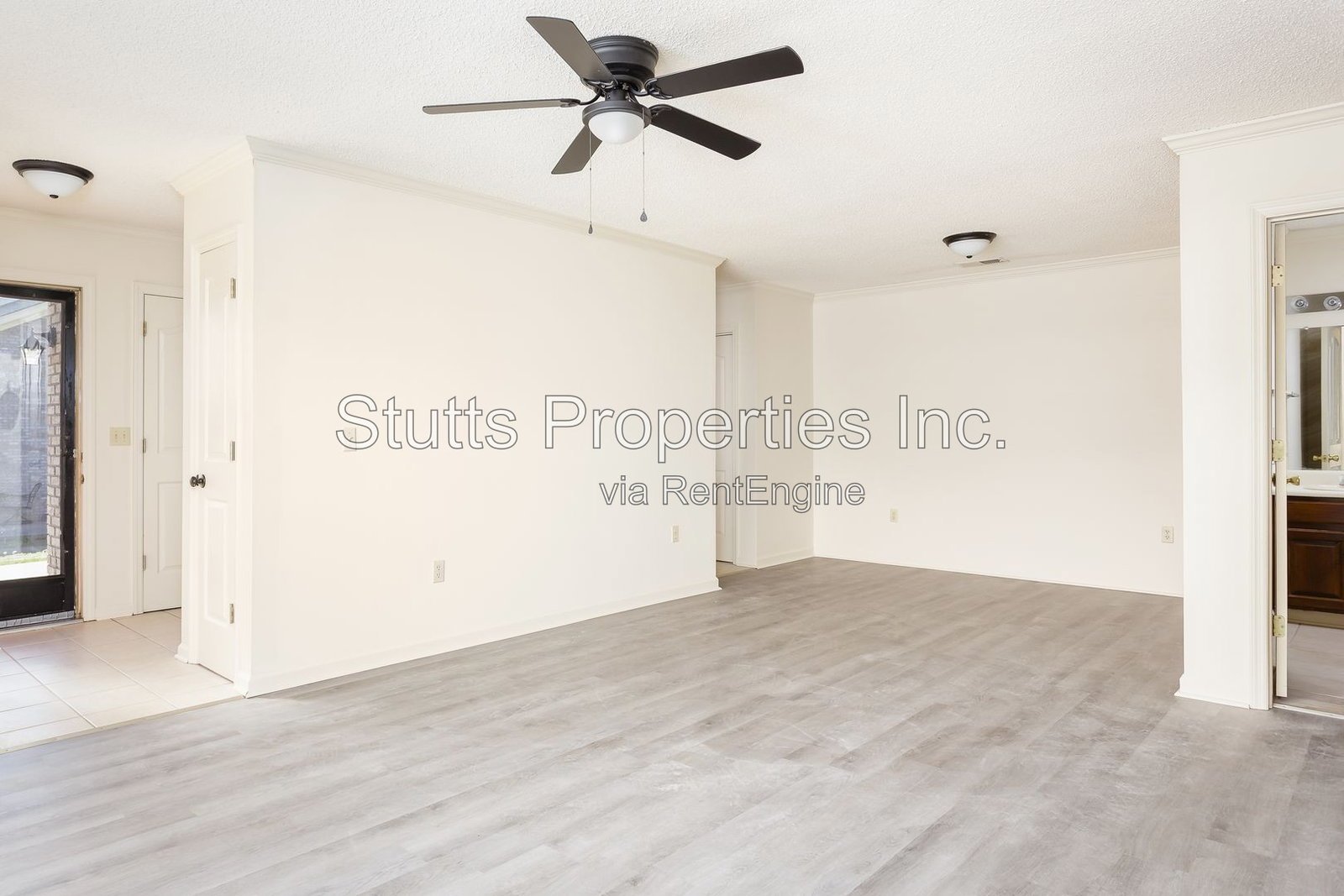 **Newly Renovated, Quiet 2BR/2BA Single Level Apartment With Creekside View in Florence ** property image
