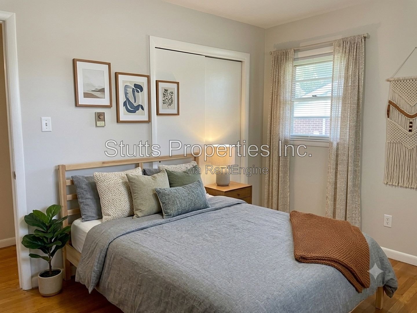 2402 Wellington Street property image